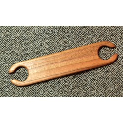 Small solid wood weaving shuttle 11cm - Plum wood