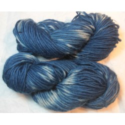 Laine 1 brin islandaise - Bleu indigo tie and dye moyen
