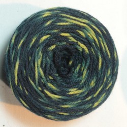 3-ply french wool Fado - Indigo and chamomilewith tie and dye effect
