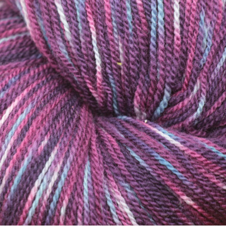 2-ply BB Nat merino - Purple, white and blue tie dye