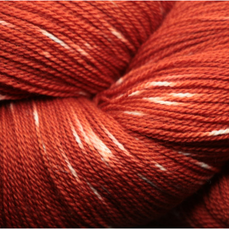 15/2 merinos d'Arles - Madder red tie and dye