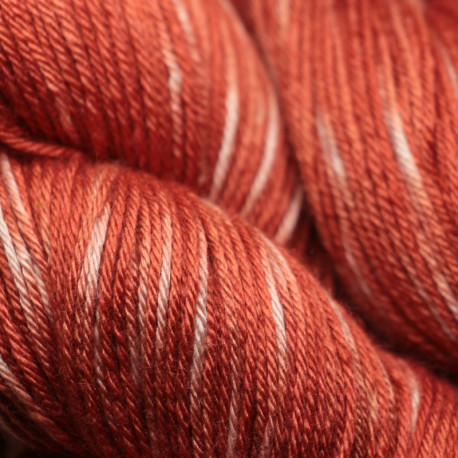 Merino and silk Nm 16/4 -  Light madder red tie dye